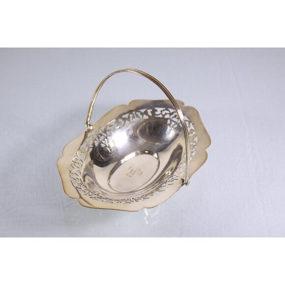 Vintage English Silver plated bon-bon dish initialled W, opulent key dish, - Picture 2 of 10